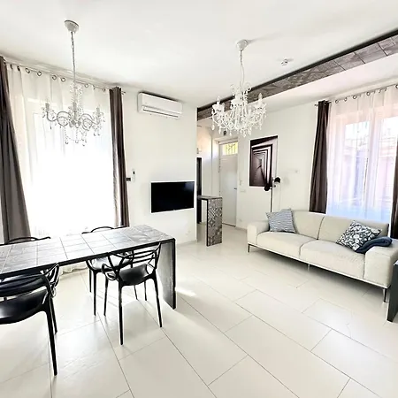 Domus Symmetrie Apartamento *